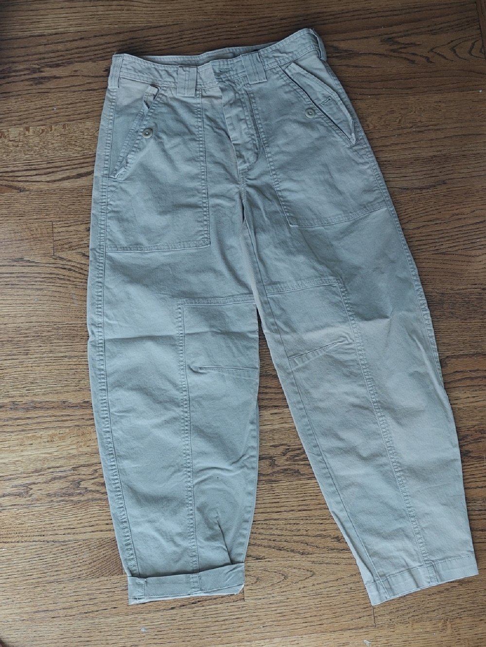 Banana Republic Cargo Pants in Light Khaki